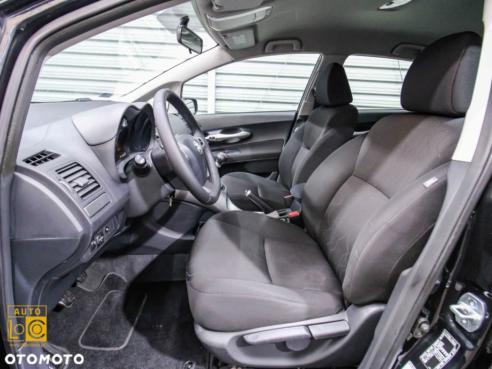 Toyota Auris 1.33 VVT-i Terra - 11