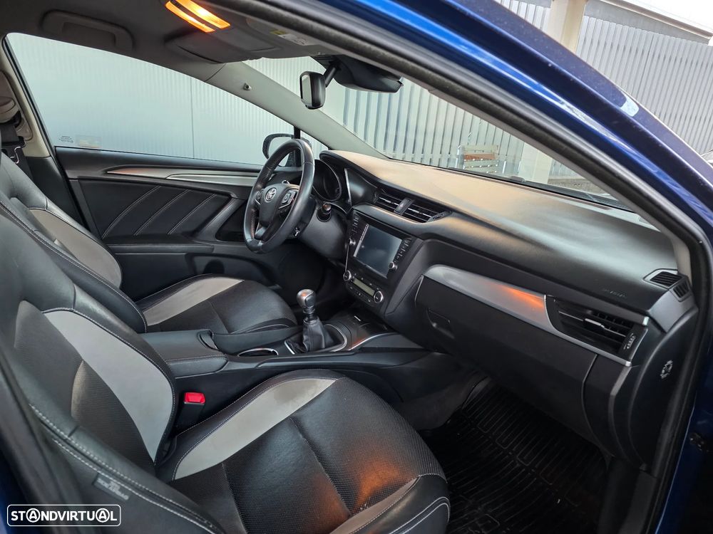 Toyota Avensis Touring Sports 1.6 D-4D Luxury+GPS - 10