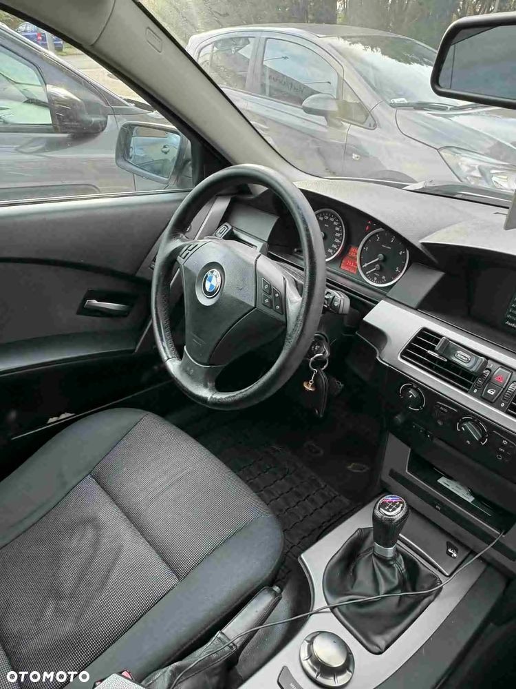 BMW Seria 5 525d - 10