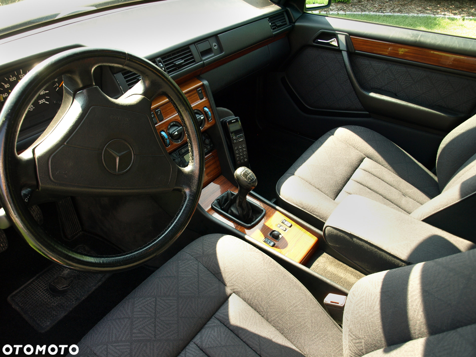 Mercedes-Benz Klasa E 300 D - 34