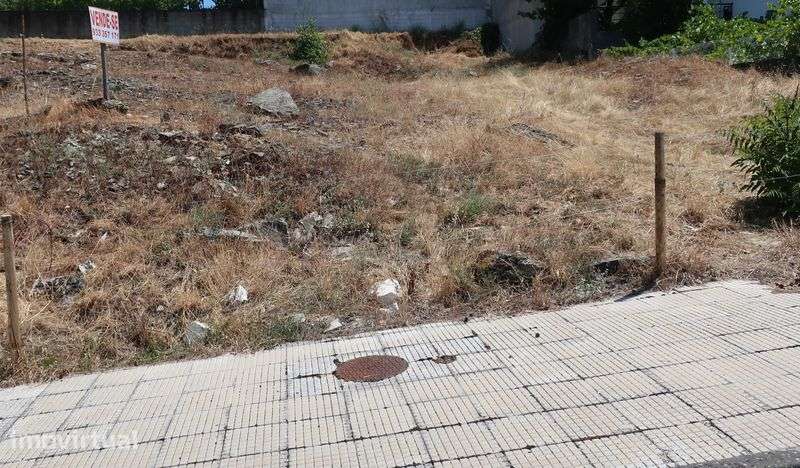 Terreno de 4 frentes para moradia - Grande imagem: 2/4