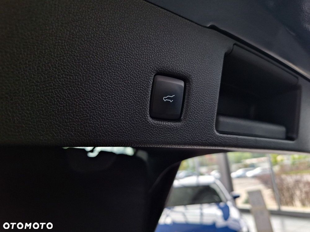 Ford Kuga 2.5 FHEV FWD ST-Line X - 18