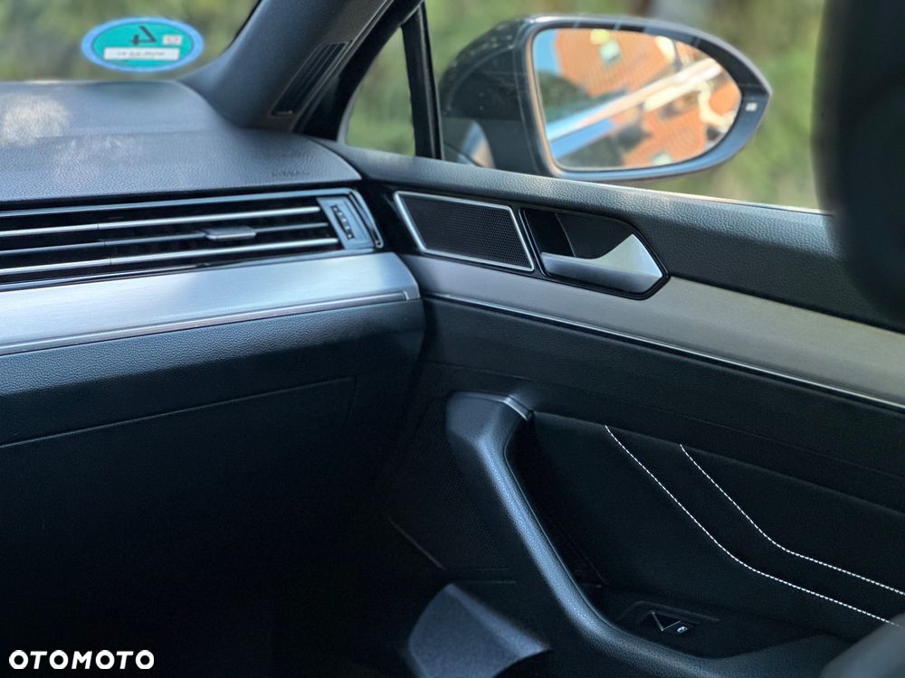 Volkswagen Passat - 17
