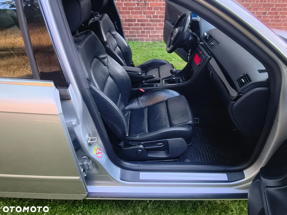 Audi A4 Avant 2.0 TDI DPF - 16