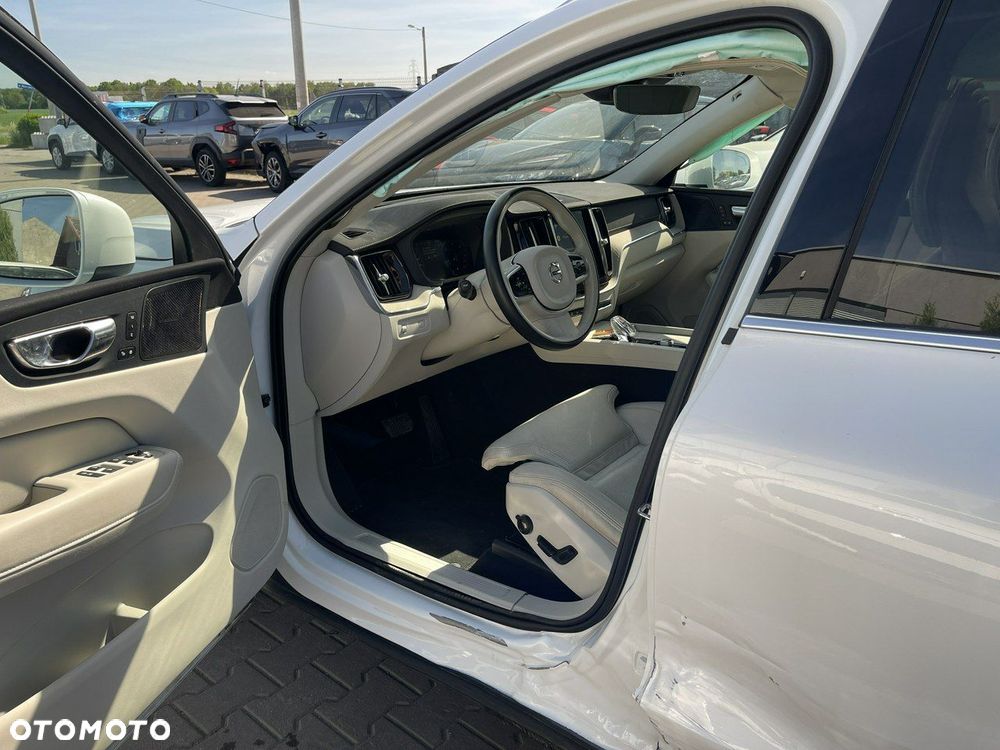 Volvo XC 60 B5 D AWD Ultimate Bright - 6