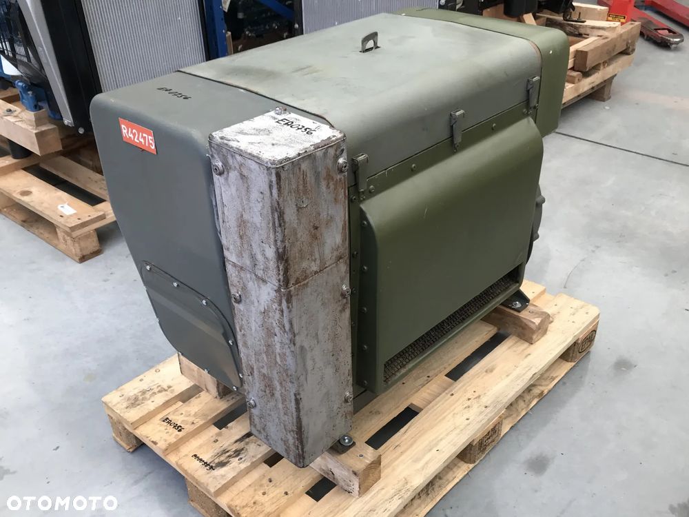 SILNIK HATZ D-8399 4L30K-155A 13000netto - 5