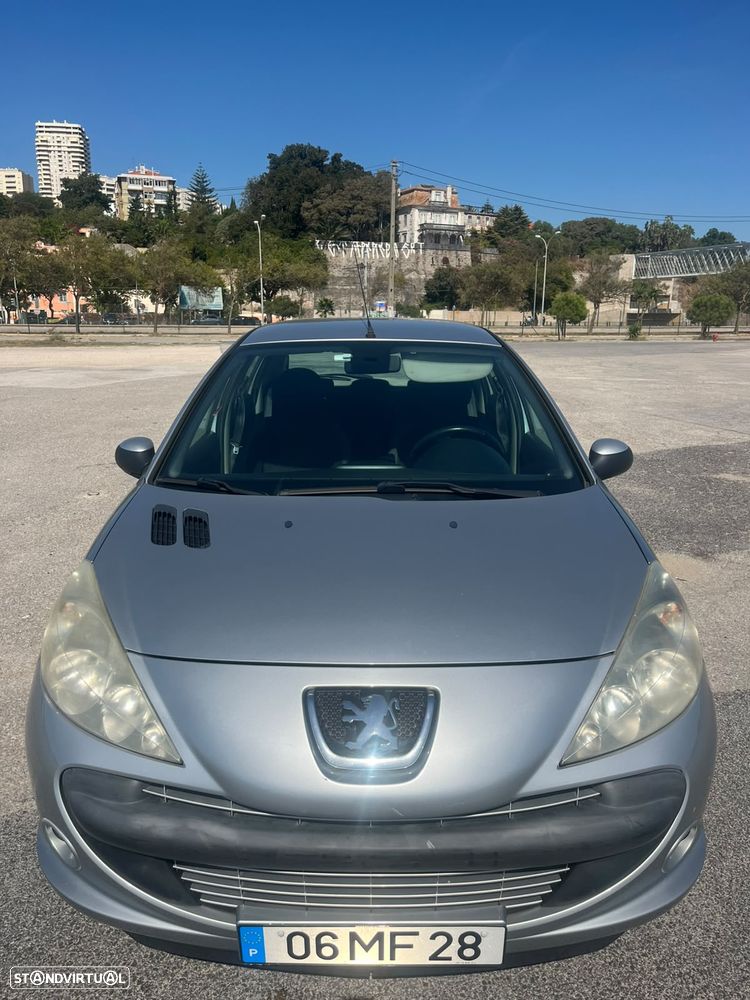 Peugeot 206 2011 photo 4