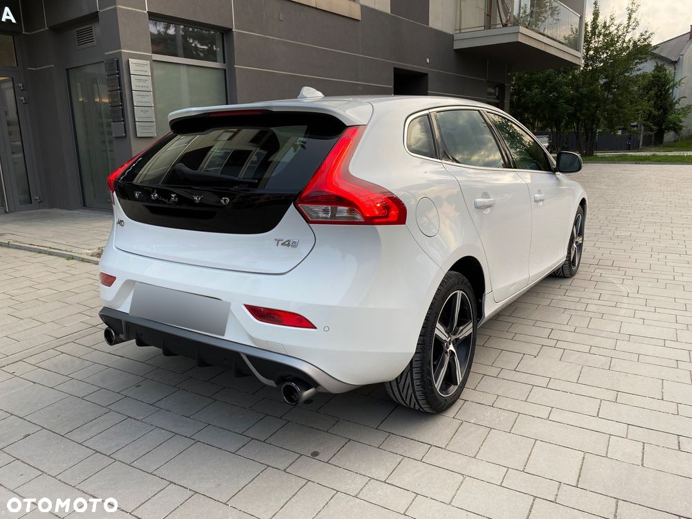 Volvo V40 T4 Drive-E R-Design Momentum - 17