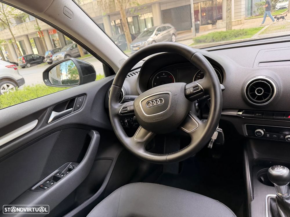 Audi A3 Sportback 1.6 TDI B.Line Attraction - 24