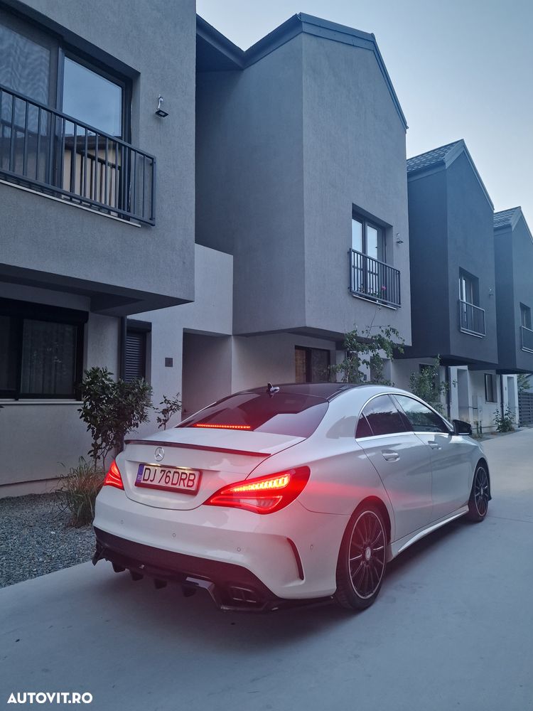 Mercedes-Benz CLA 180 AMG Line - 1