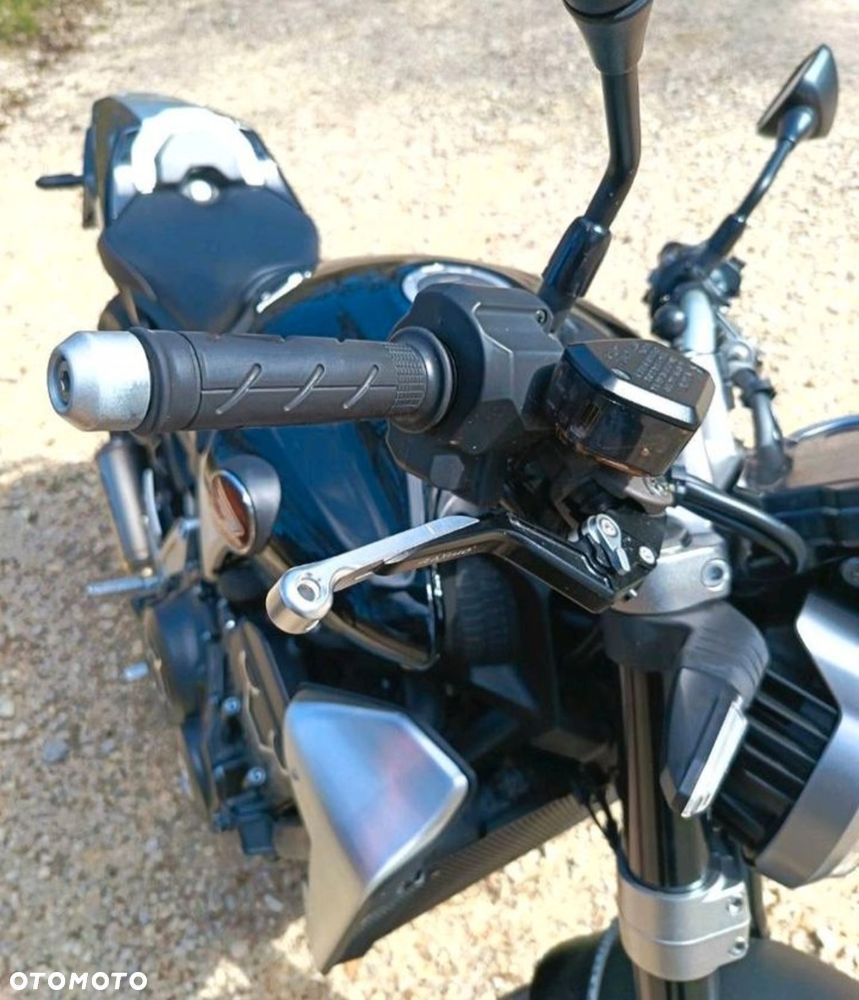 Honda CB - 9