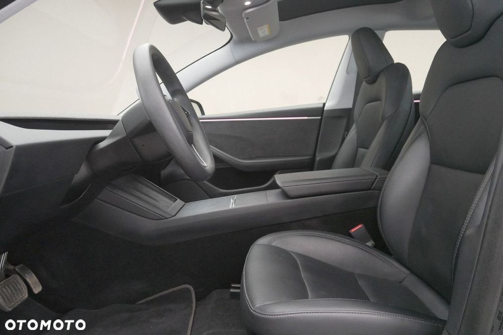 Tesla Model 3 - 12