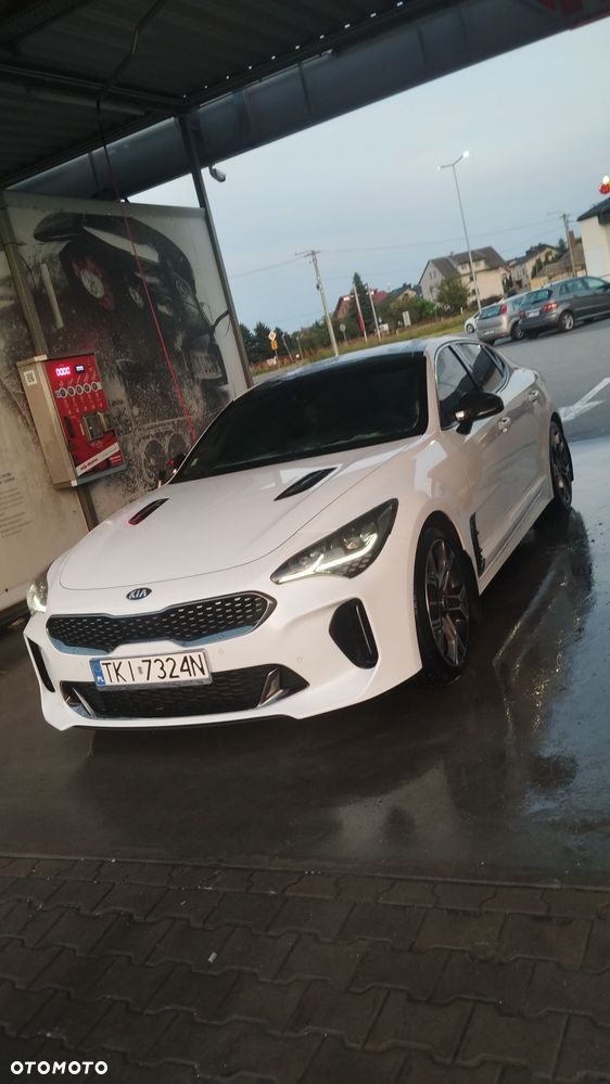 Kia Stinger 3.3 T-GDI V6 GT AWD - 18