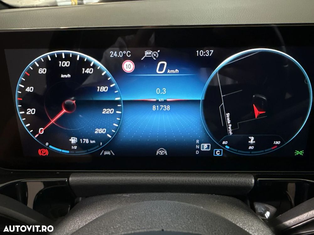 Mercedes-Benz GLA - 11