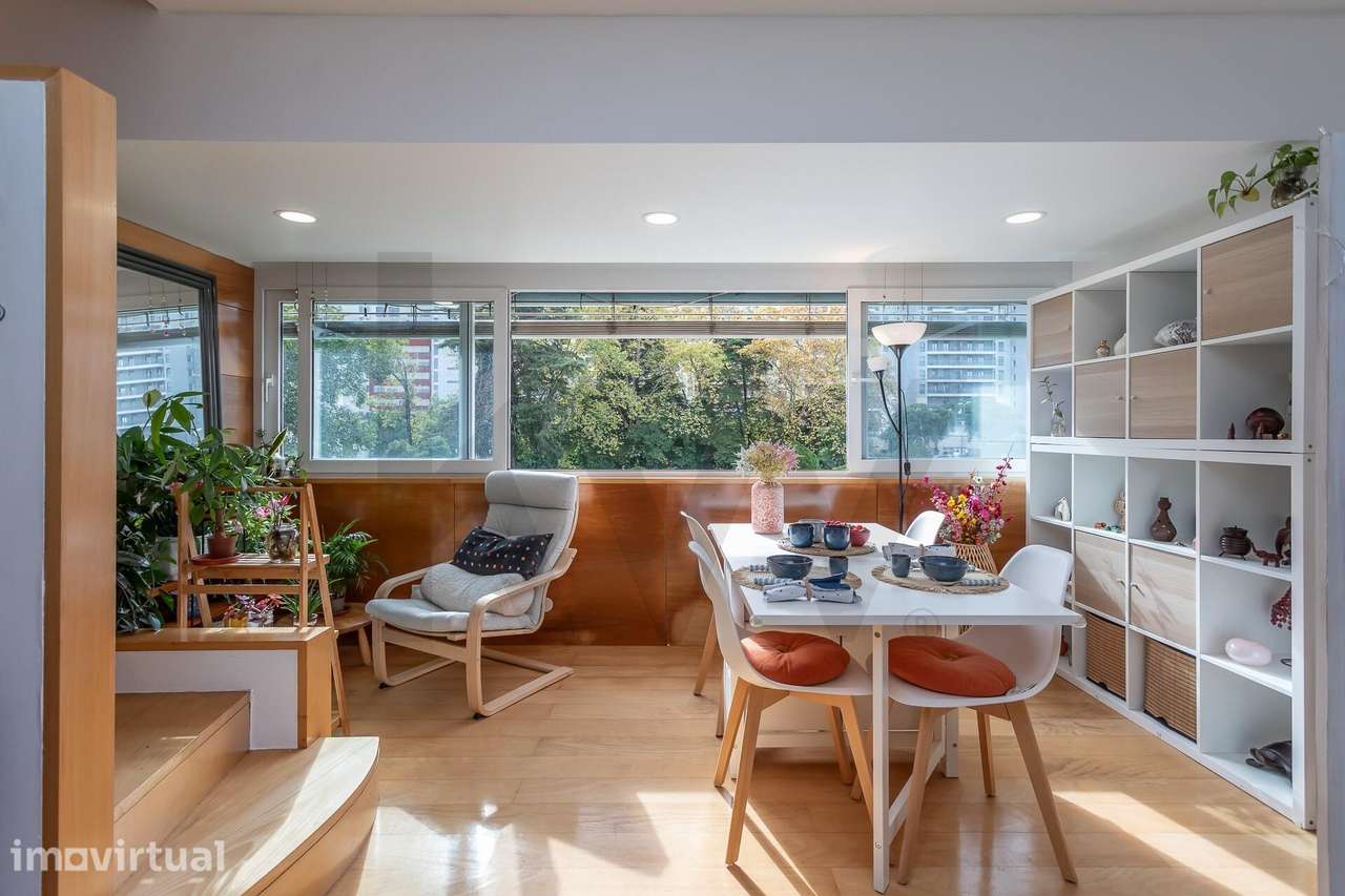 Apartamento T2 Duplex remodelado nos Olivais Sul
