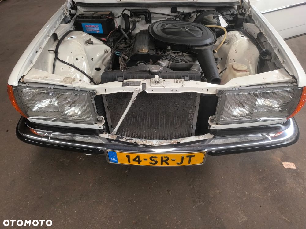 Mercedes-Benz 280 - 17