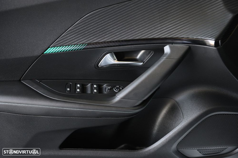 Peugeot 2008 1.2 PureTech Allure - 28