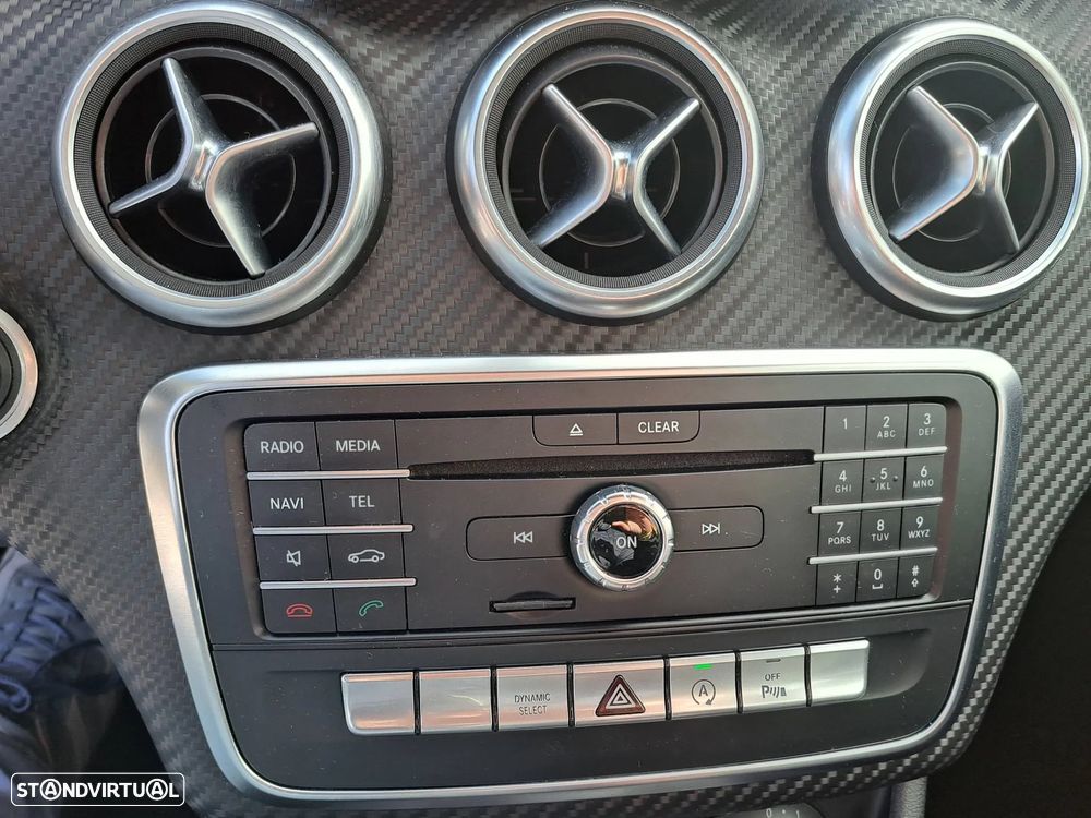 Mercedes-Benz A 180 d AMG Line - 36