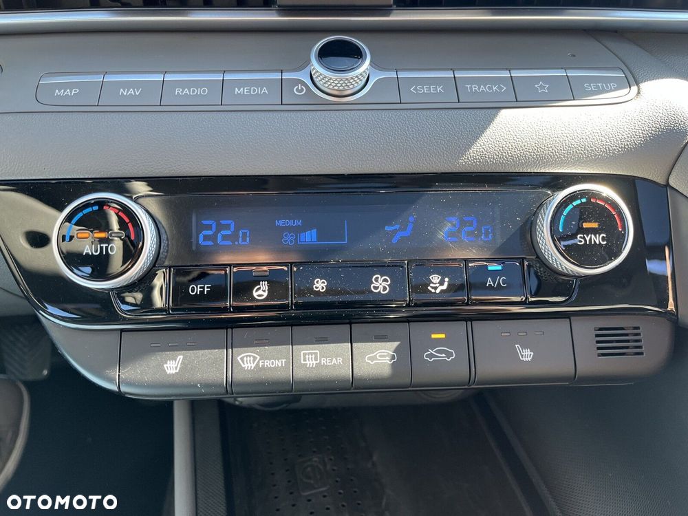 Hyundai Elantra - 35