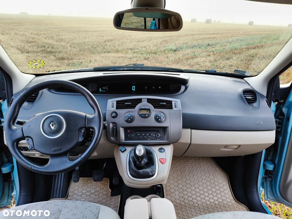 Renault Scenic 1.6 16V Infinity - 13
