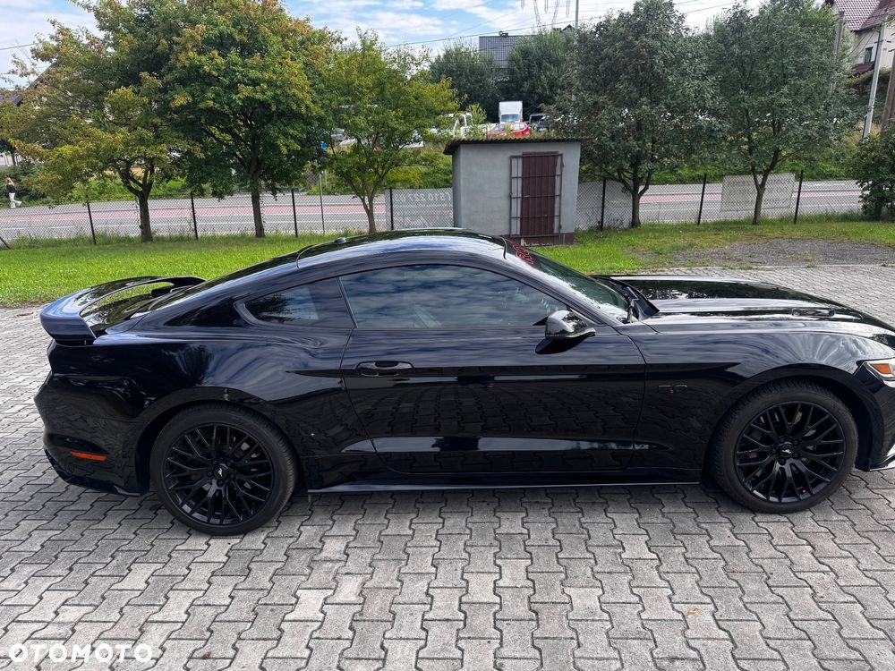 Ford Mustang - 4