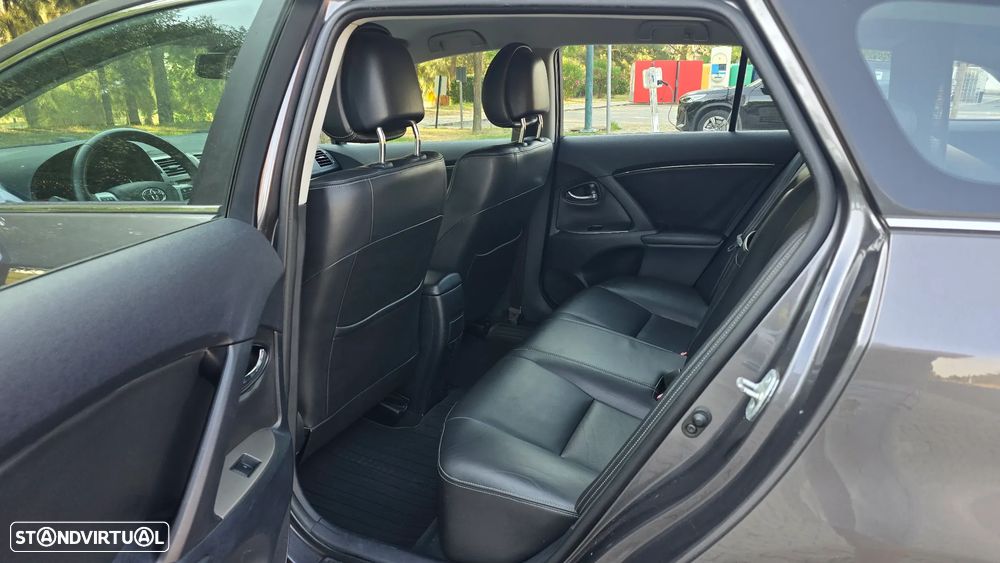 Toyota Avensis SD 2.0 D-4D Exclusive +Pele+GPS - 58