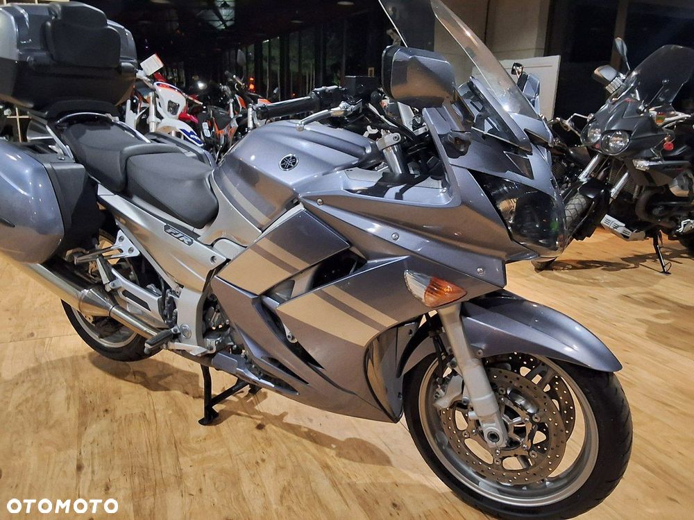 Yamaha FJR - 9