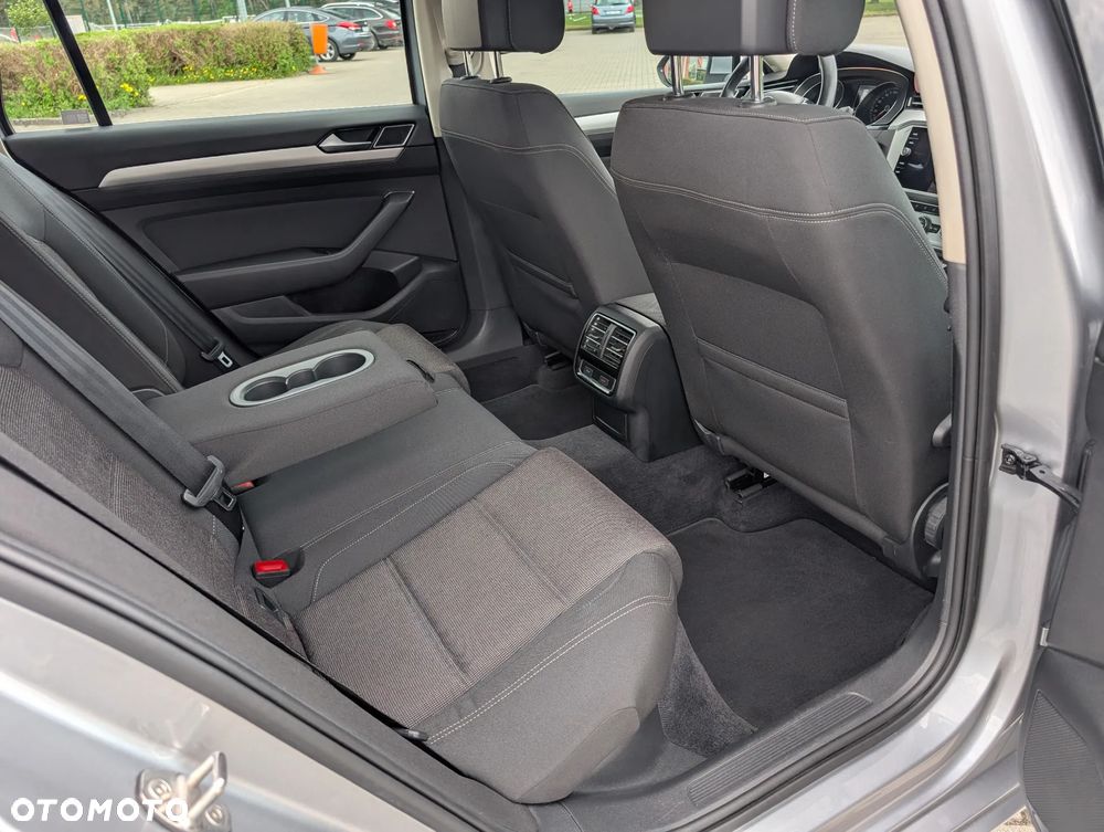 Volkswagen Passat 2.0 TDI BMT Comfortline - 16