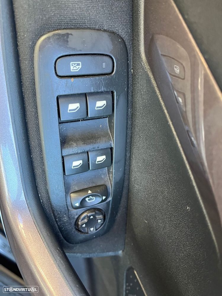 Peugeot 2008 1.2 PureTech Style - 14