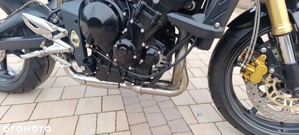 Triumph Street Triple - 28