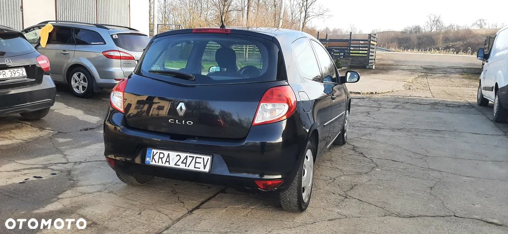 Renault Clio - 7