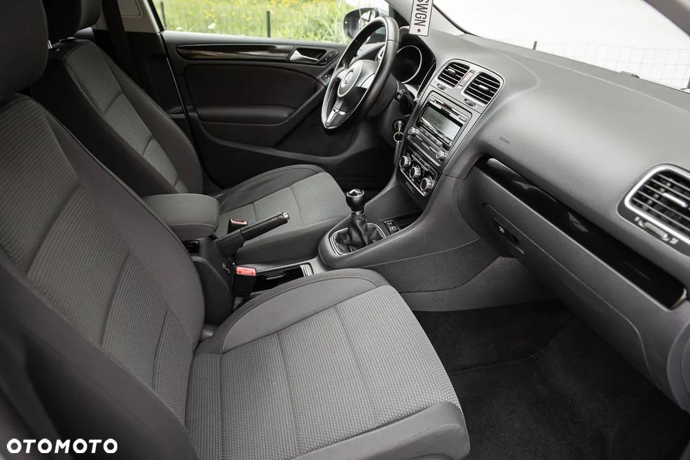 Volkswagen Golf - 27