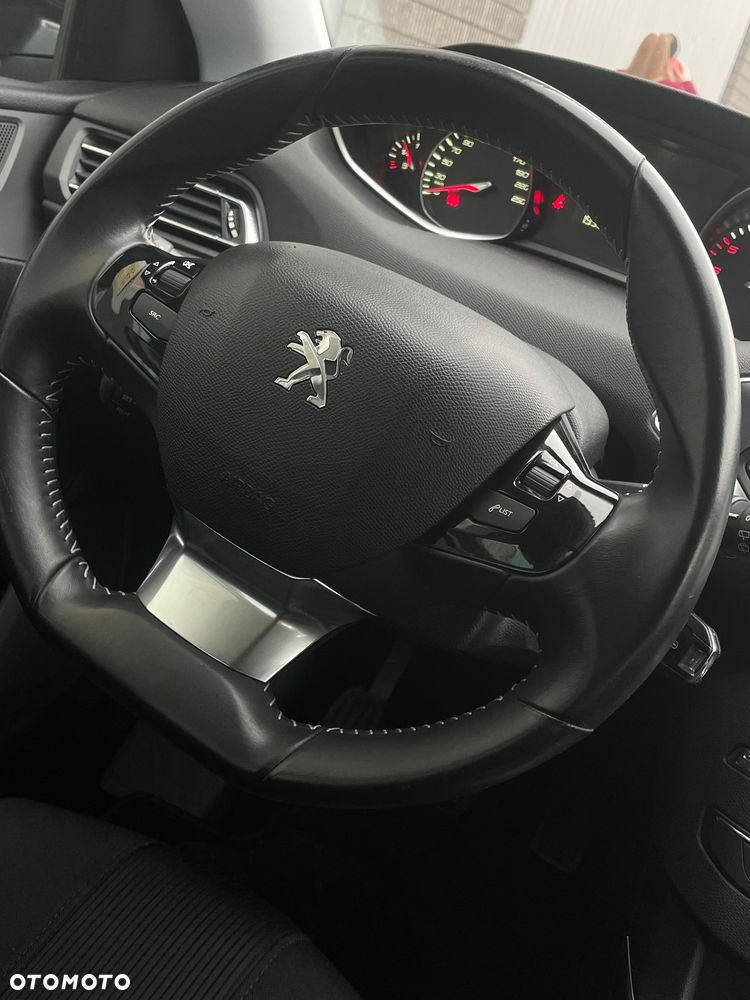 Peugeot 308 1.6 BlueHDi Allure S&S - 18