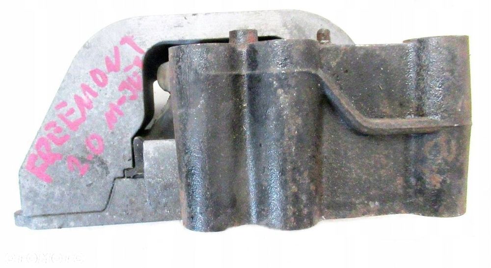 FIAT FREEMONT 2.0 M-JET ŁAPA MOCOWANIE SILNIKA P04766549AD - 2