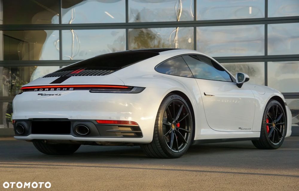 Porsche 911 Carrera 4S - 6