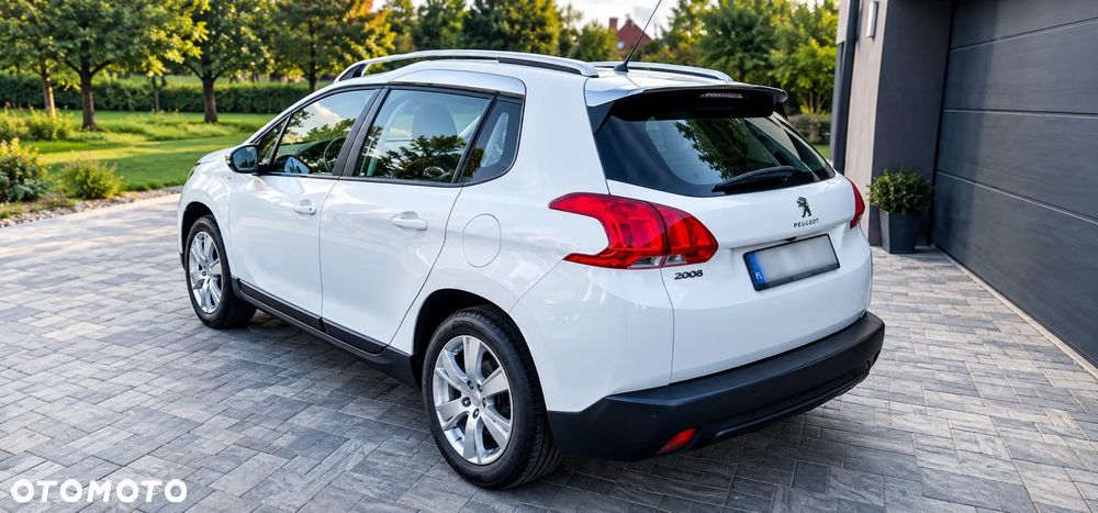 Peugeot 2008 PureTech 82 Urban Move - 4