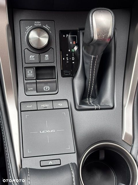 Lexus NX 300h F Impression AWD - 28