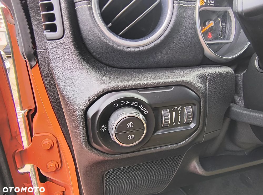 Jeep Wrangler GME 2.0 Turbo Sahara - 13