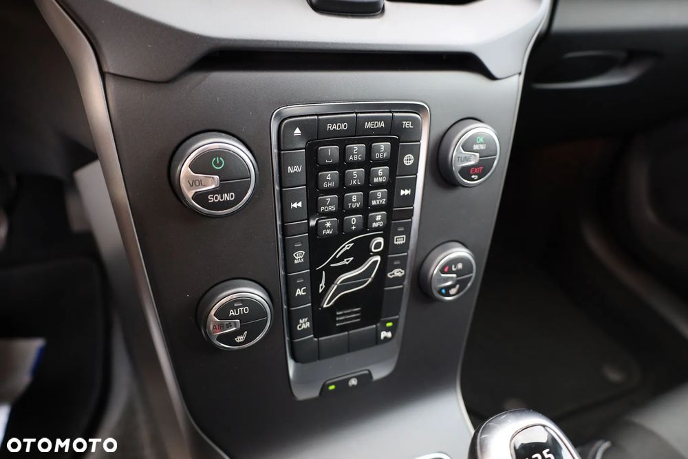 Volvo V40 T2 Drive-E Momentum - 11