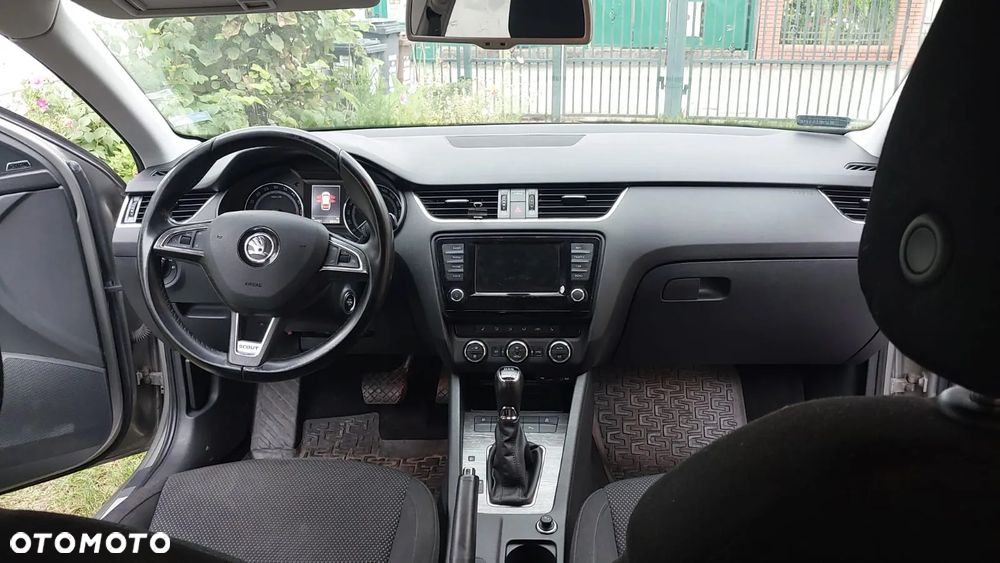 Skoda Octavia Scout 2.0 TDI 4x4 DSG - 11