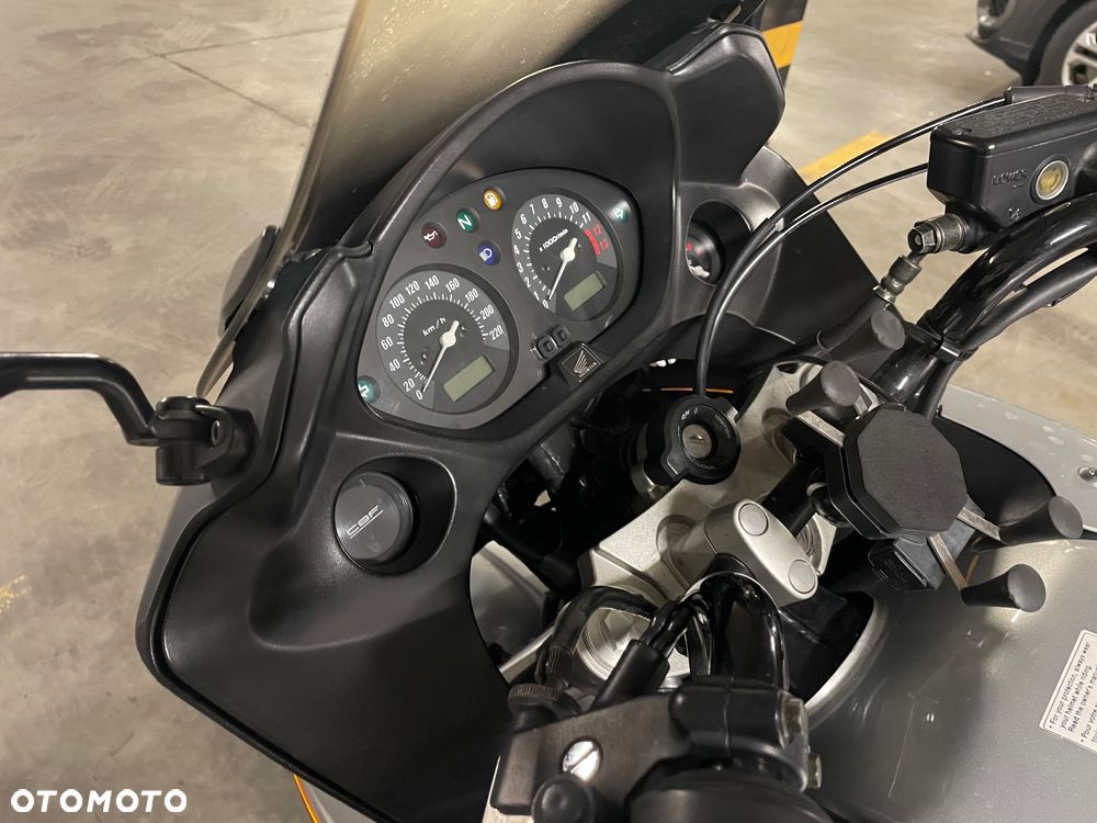Honda CBF - 24