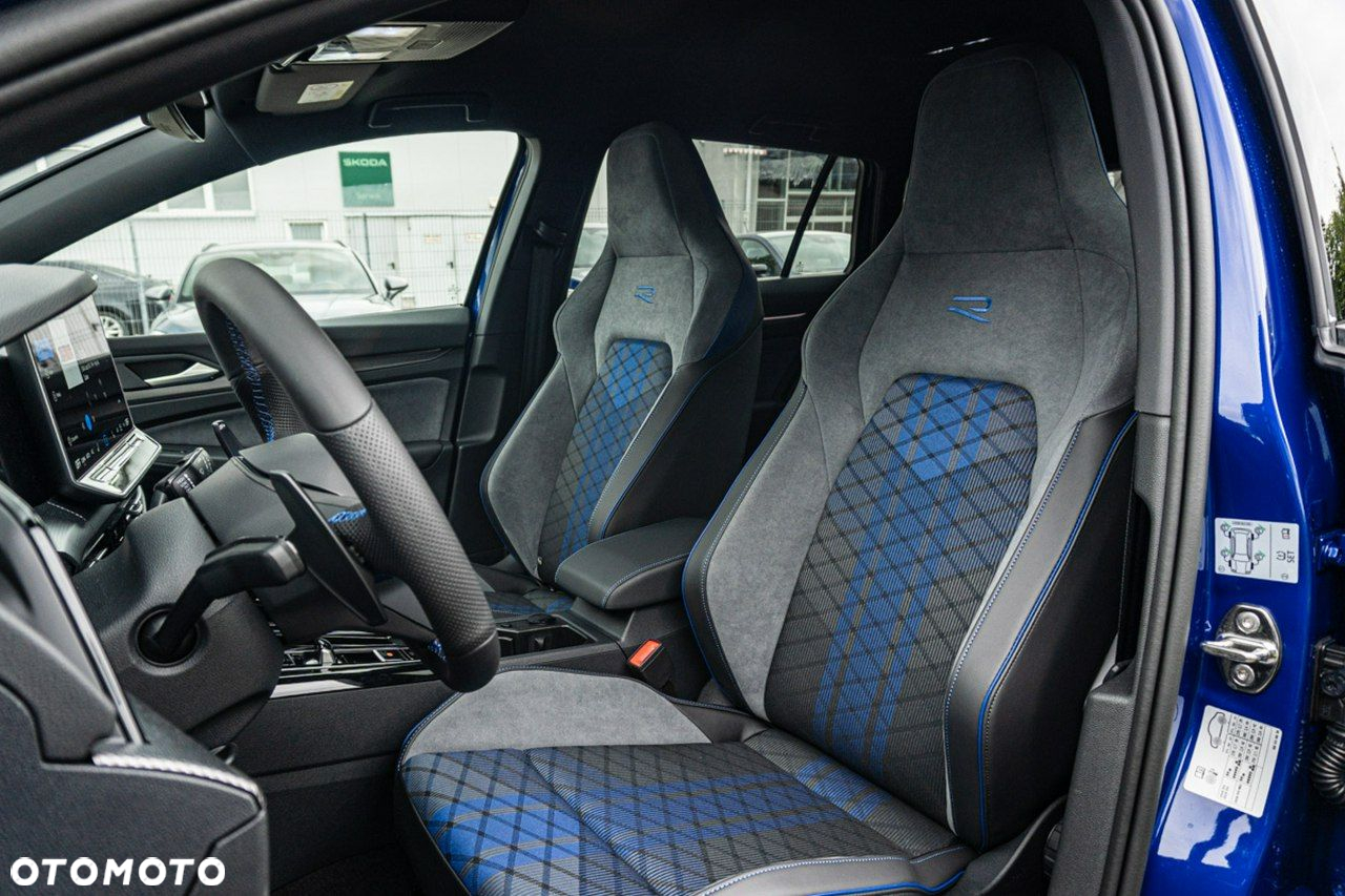 Volkswagen Golf - 27