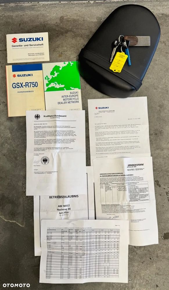 Suzuki GSX-R - 40