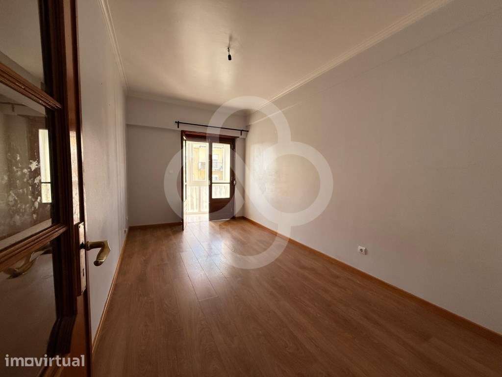 Apartamento T2 na Amadora com excelente localização e acessos rápidos - Grande imagem: 5/40