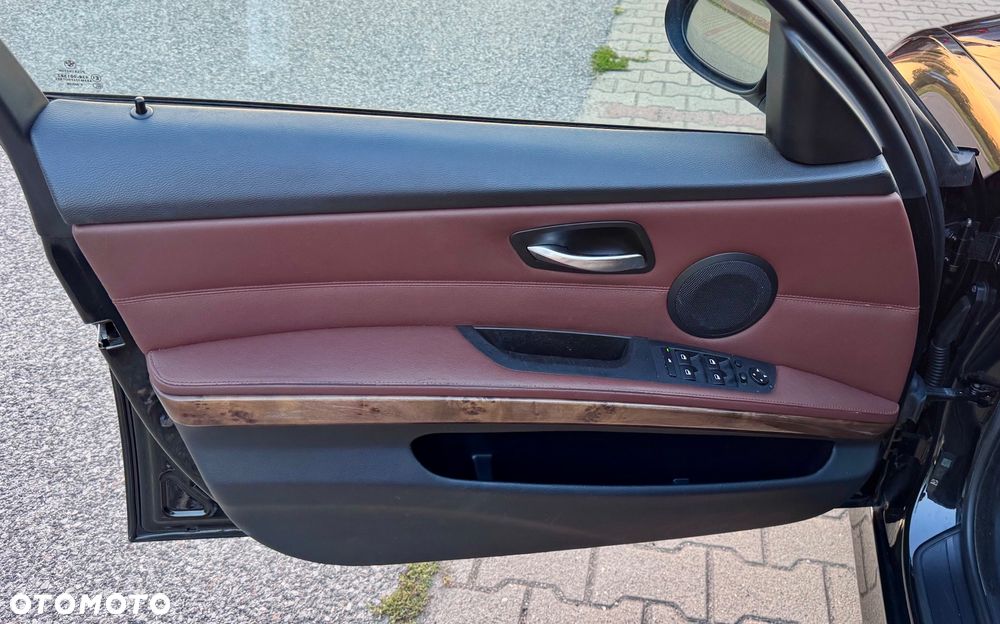 BMW Seria 3 320d Efficient Dynamics - 16