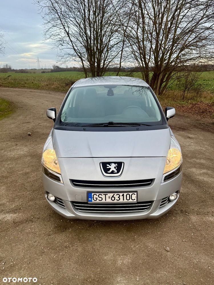 Peugeot 5008 1.6 HDi Family 7os - 2