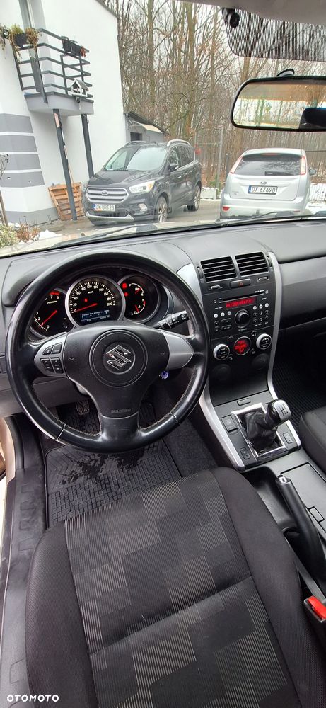 Suzuki Grand Vitara 1.6 Comfort - 17