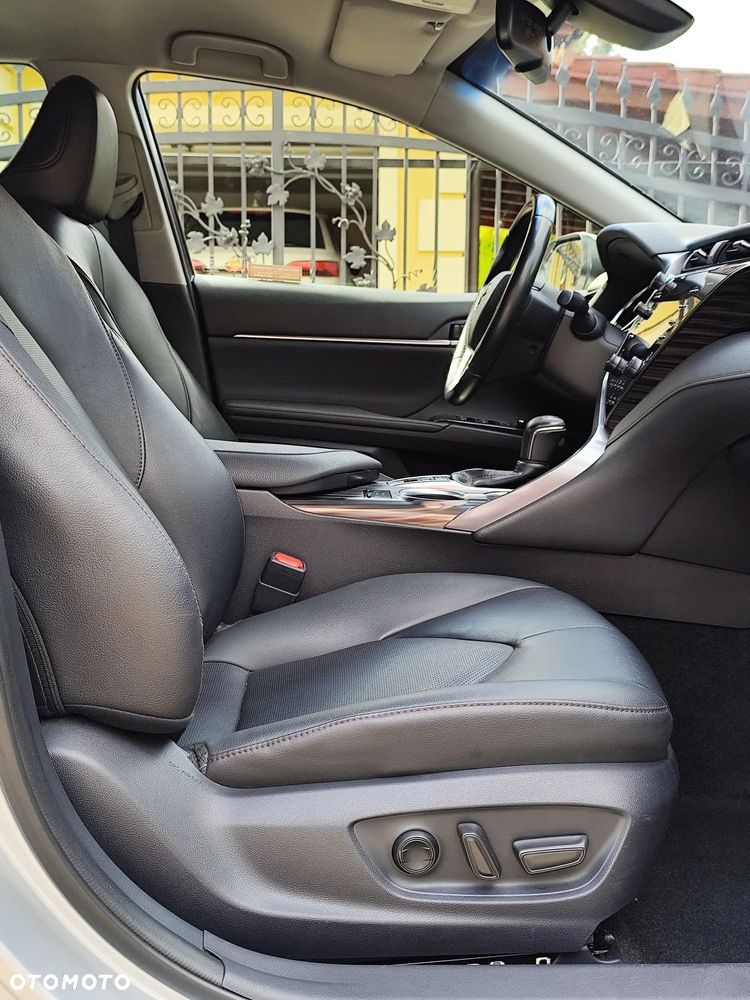 Toyota Camry 2.5 Hybrid Executive CVT - 15