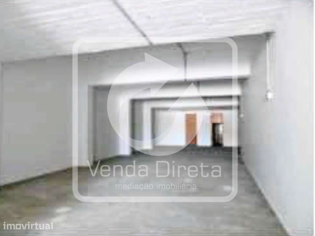 Loja com 225 m² na avenida principal, em Vendas Novas. IMÓVEL DA BANCA - Grande imagem: 5/16