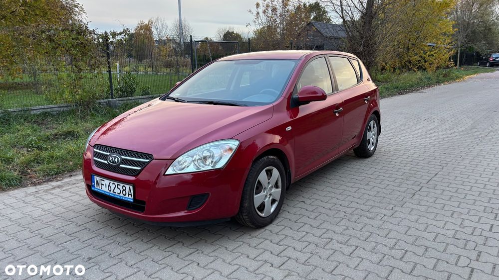 Kia Ceed 1.4 Comfort + - 1